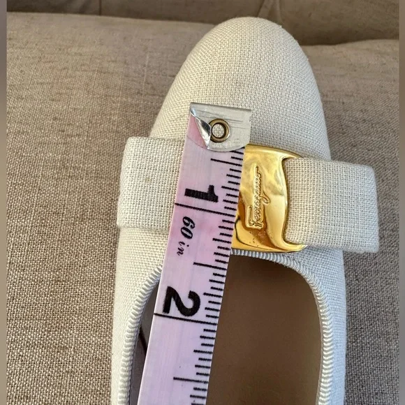 Vintage 90s Salvatore Ferragamo cream linen bow toe kitten heels women’s 7 1/2 - Picture 11 of 14